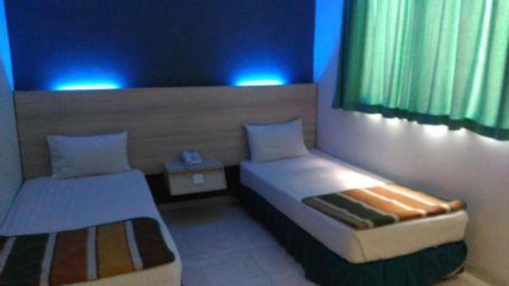 Kharisma Hotel Madiun Luaran gambar