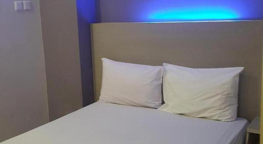 Kharisma Hotel Madiun Luaran gambar