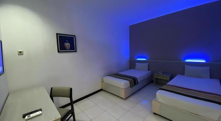 Kharisma Hotel Madiun Luaran gambar