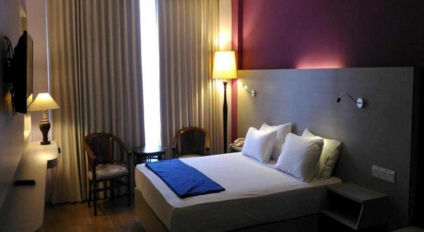 Kharisma Hotel Madiun Luaran gambar