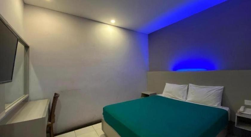 Kharisma Hotel Madiun Luaran gambar