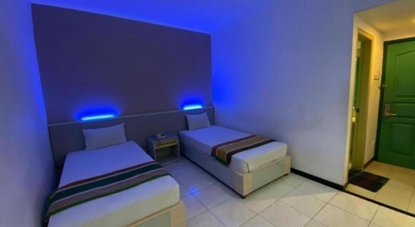 Kharisma Hotel Madiun Luaran gambar