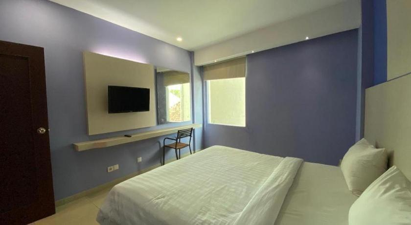 Kharisma Hotel Madiun Luaran gambar