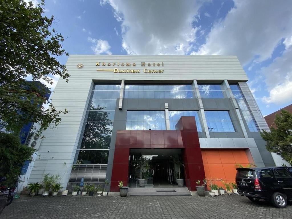 Kharisma Hotel Madiun Luaran gambar
